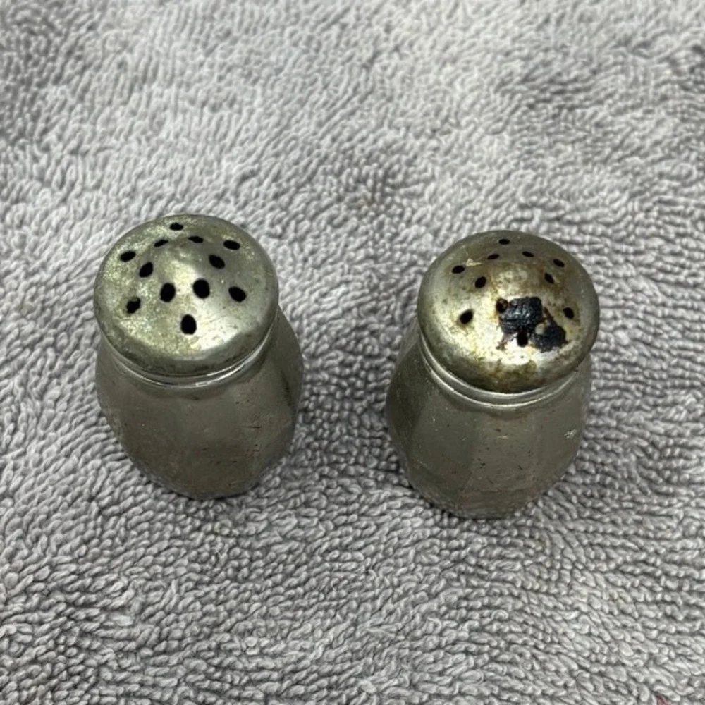 Vintage 1940s Baronial Plate Mini Silverplate Salt Pepper Shakers 1.5